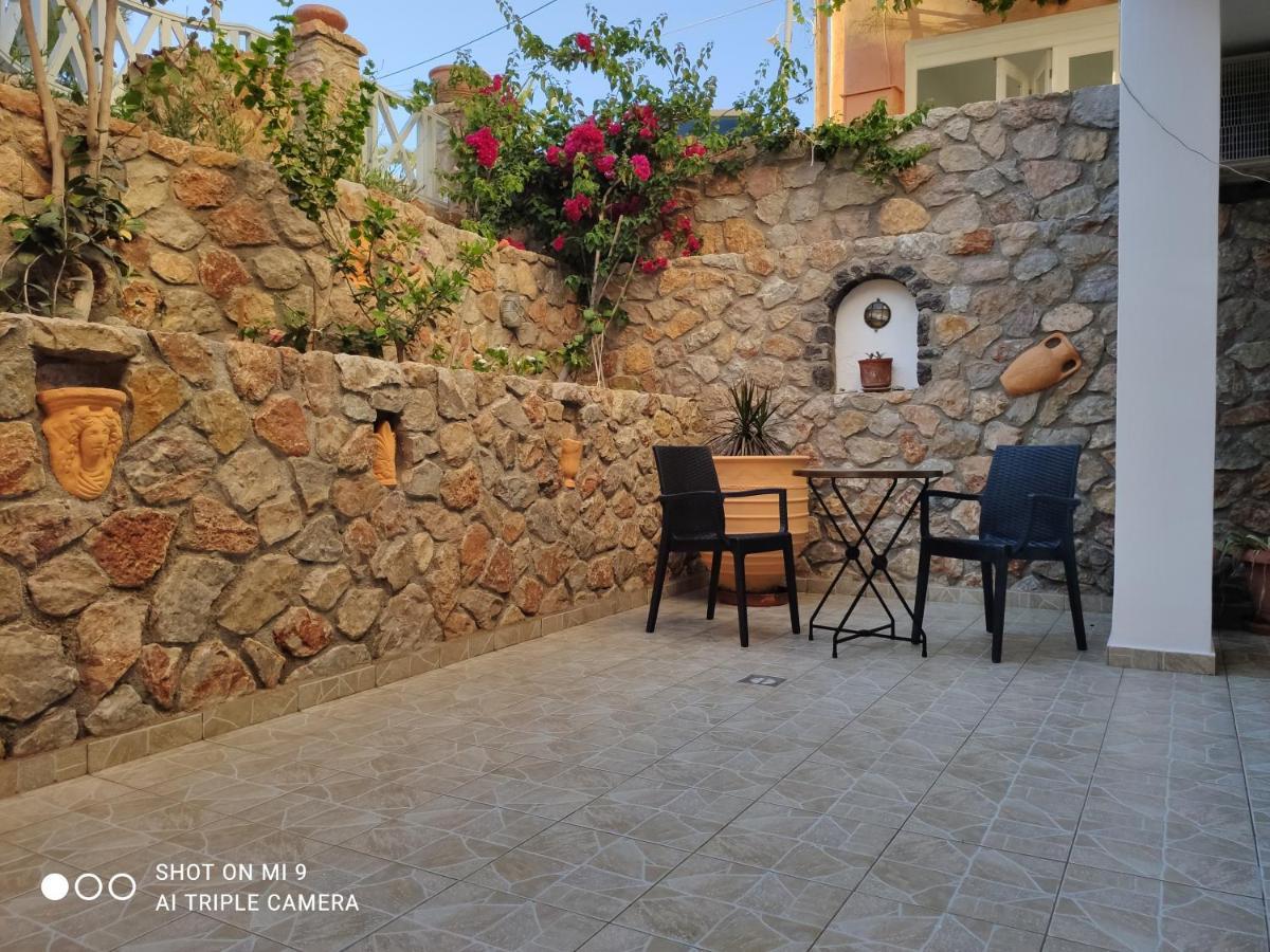 Leonidas Apartments Kamari  Exterior photo