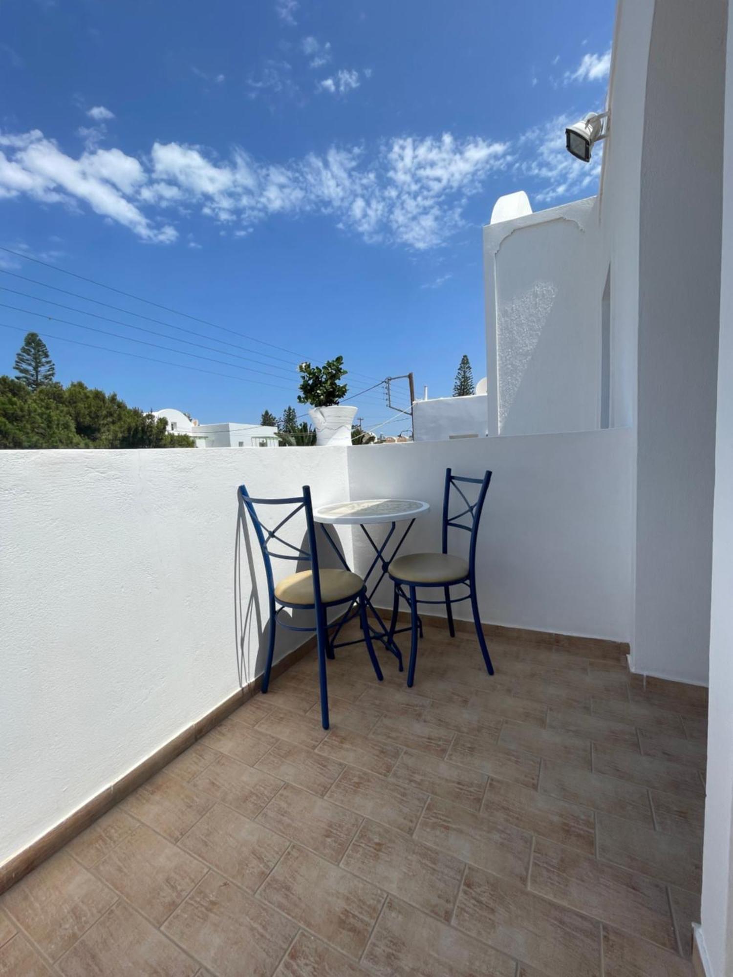 Leonidas Apartments Kamari  Exterior photo